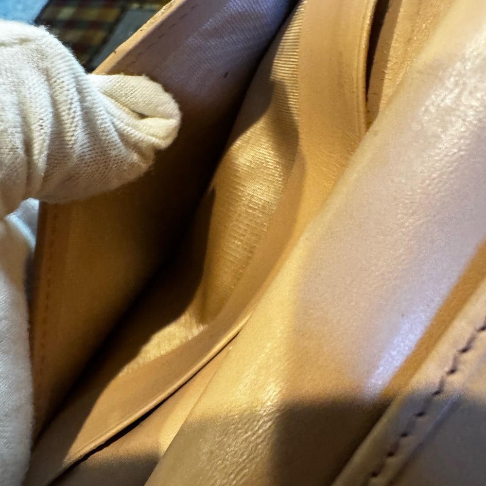 Prada
Saffiano Metal Leather French Purse - Picture 9 of 13